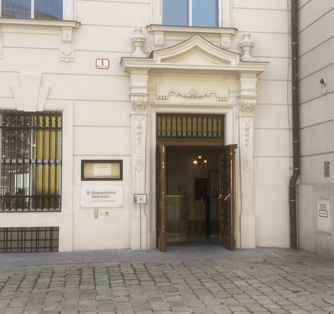The entrance to the historian's shaft – the door to the Viennese National Archive.
